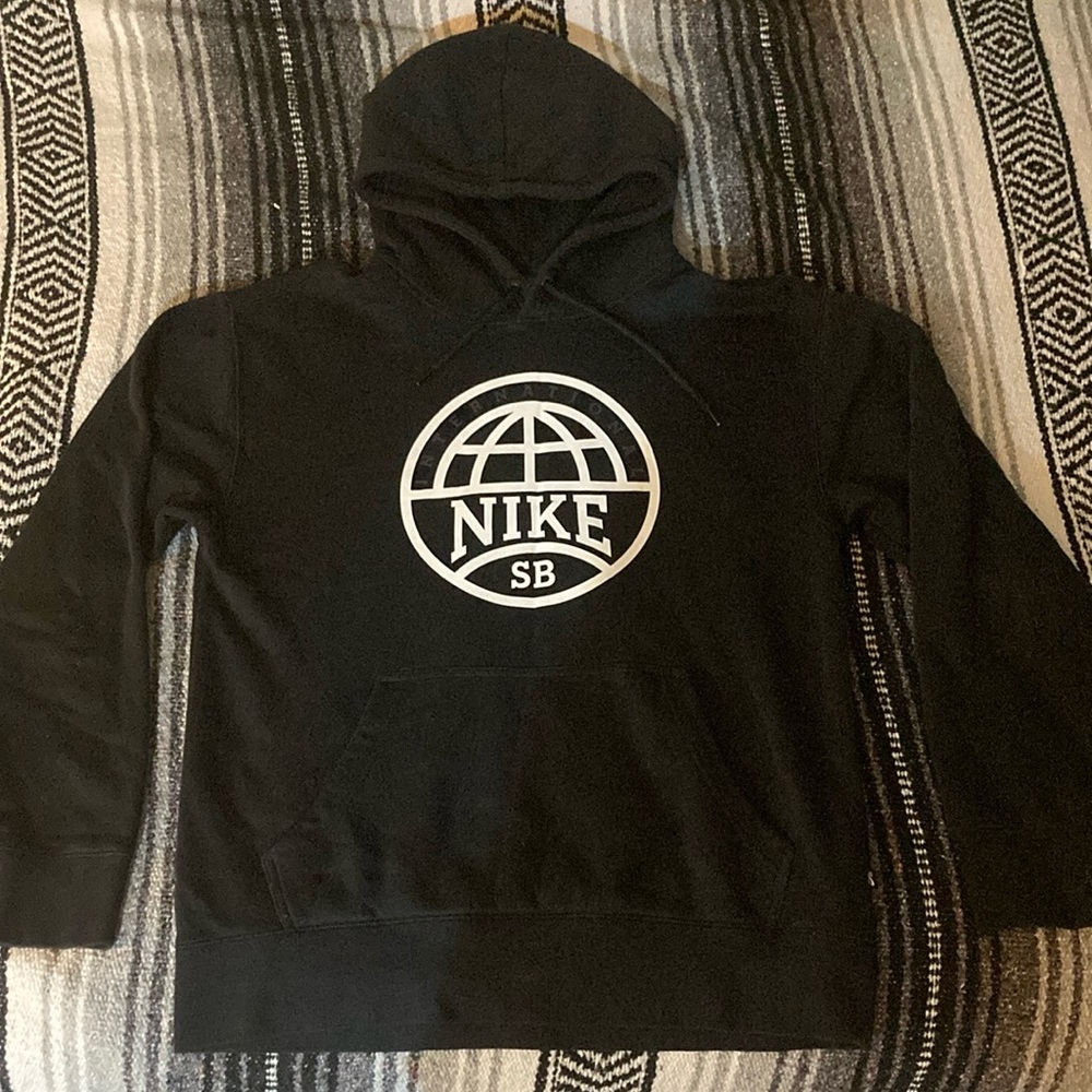 Nike SB International  hoodie // size small // color black